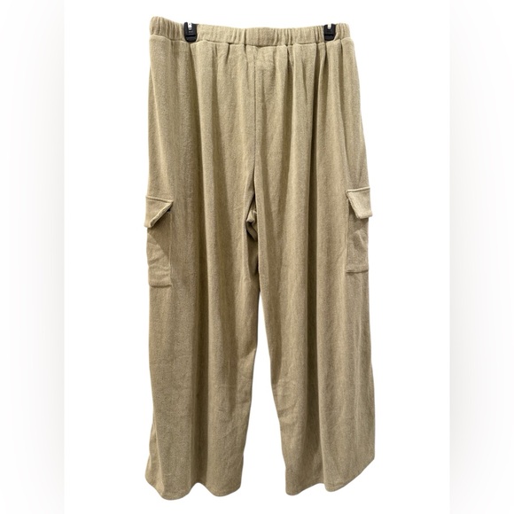 NWT Gilli women’s 1X twill wide leg soft flowy green wide leg cargo pants - Picture 2 of 4